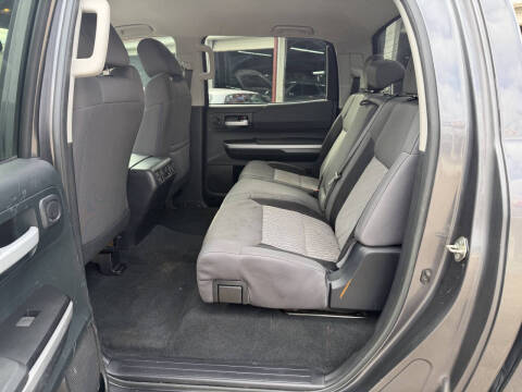 2017 Toyota Tundra SR5