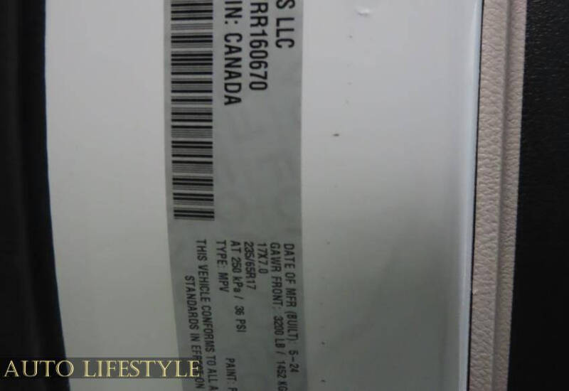 2024 Chrysler Pacifica Plug-In Hybrid S Appearance