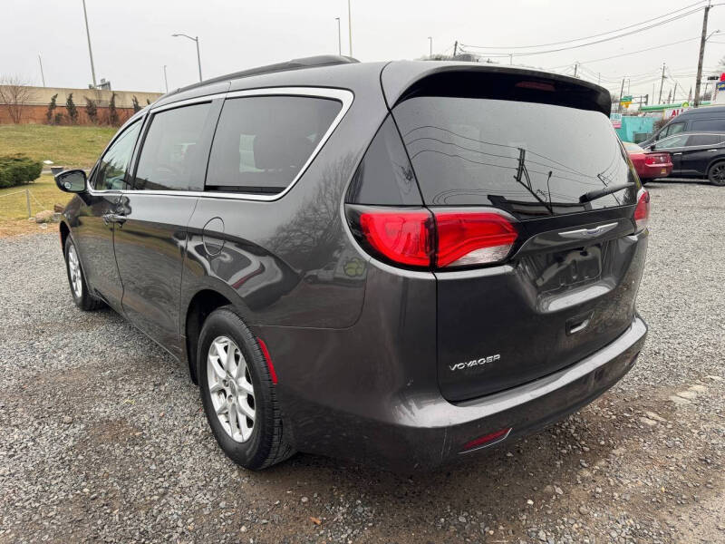 2020 Chrysler Voyager LXi