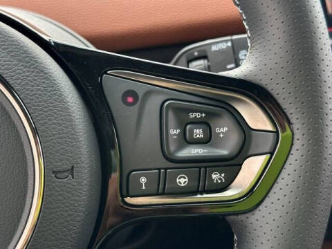 2025 VinFast VF8 Plus