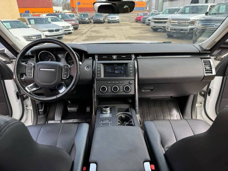2017 Land Rover Discovery SE
