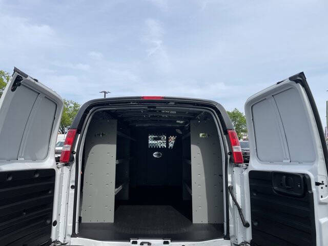 2025 Chevrolet Express 3500