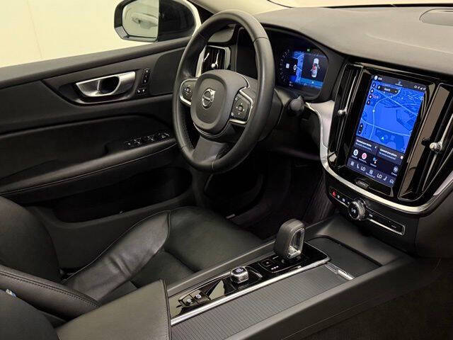 2024 Volvo S60 B5 Core Dark Theme