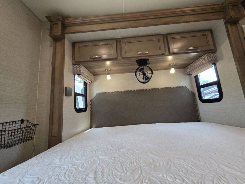 2018 Jayco Precept