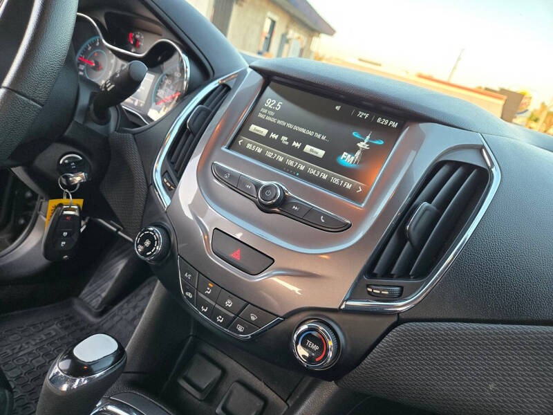 2017 Chevrolet Cruze LT Auto