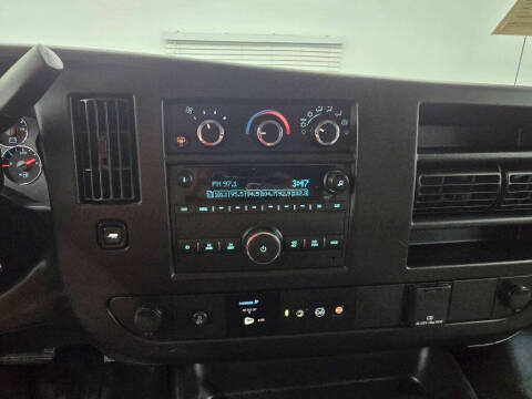 2024 Chevrolet Express 2500