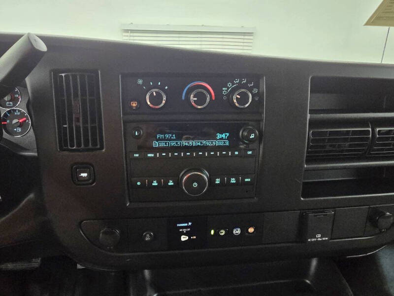 2024 Chevrolet Express 2500