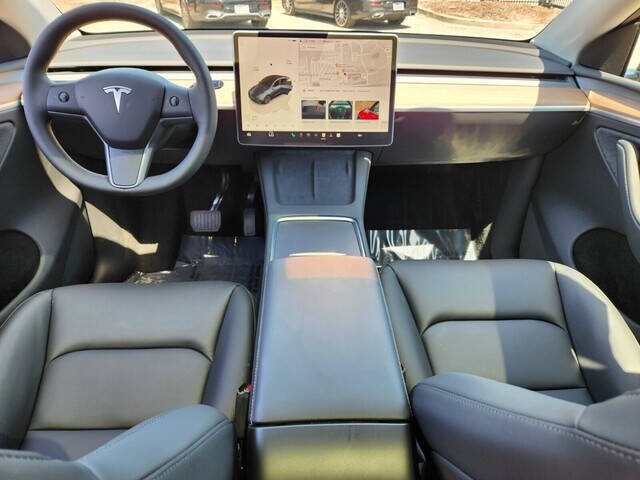 2024 Tesla Model Y 10