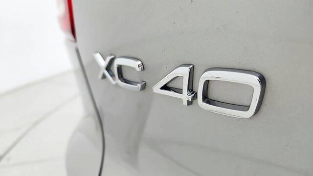 2025 Volvo XC40 B5 Plus Bright Theme