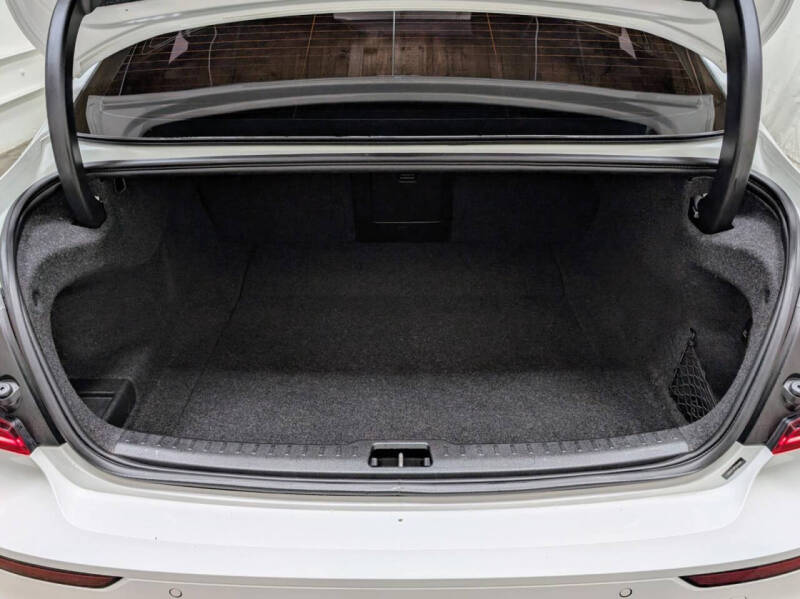 2023 Volvo S60 Recharge T8 Core Dark Theme