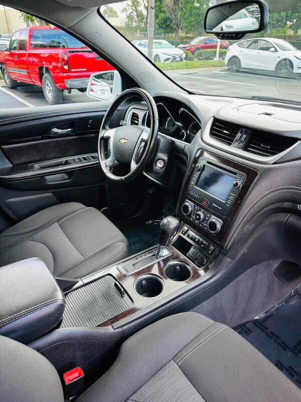 2017 Chevrolet Traverse LT