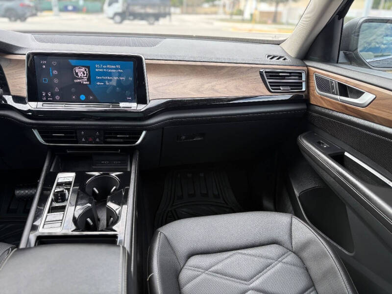 2024 Volkswagen Atlas SE