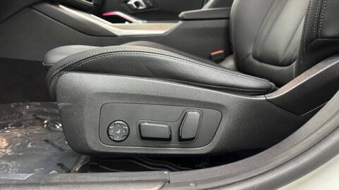 2025 BMW 3 Series 330i