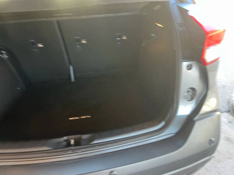 2020 Nissan Kicks SR