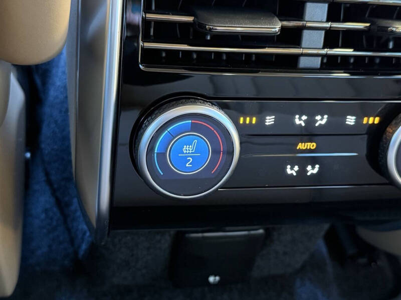 2025 Land Rover Range Rover P400 SE