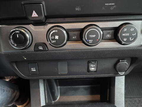 2019 Toyota Tacoma SR