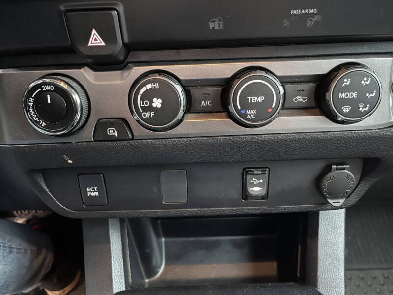 2019 Toyota Tacoma SR