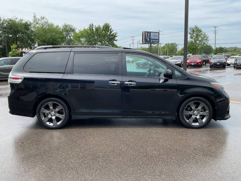 2015 Toyota Sienna SE 8-Passenger