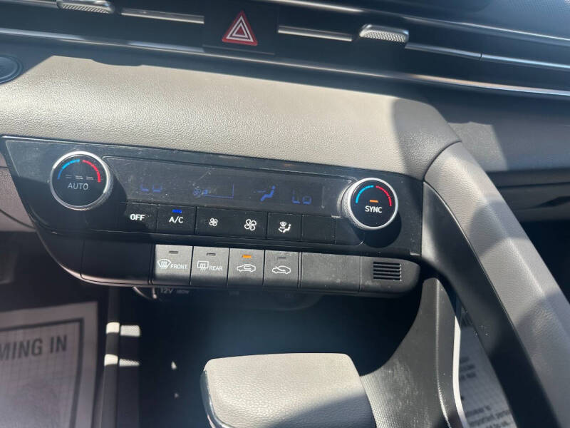 2022 Hyundai Elantra SEL