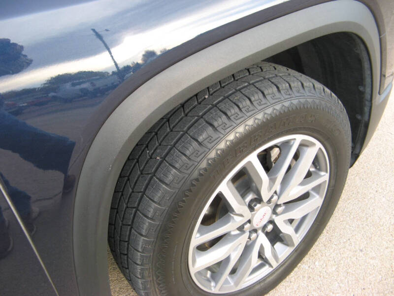 2017 GMC Acadia SLE-2