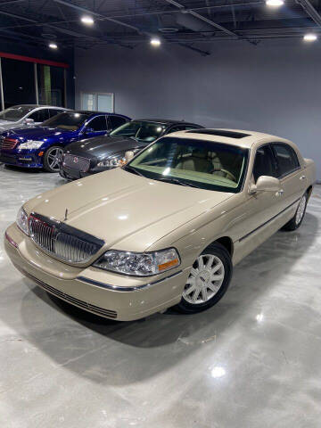 2006 Lincoln Town Car for sale at Auto Experts in Utica MI