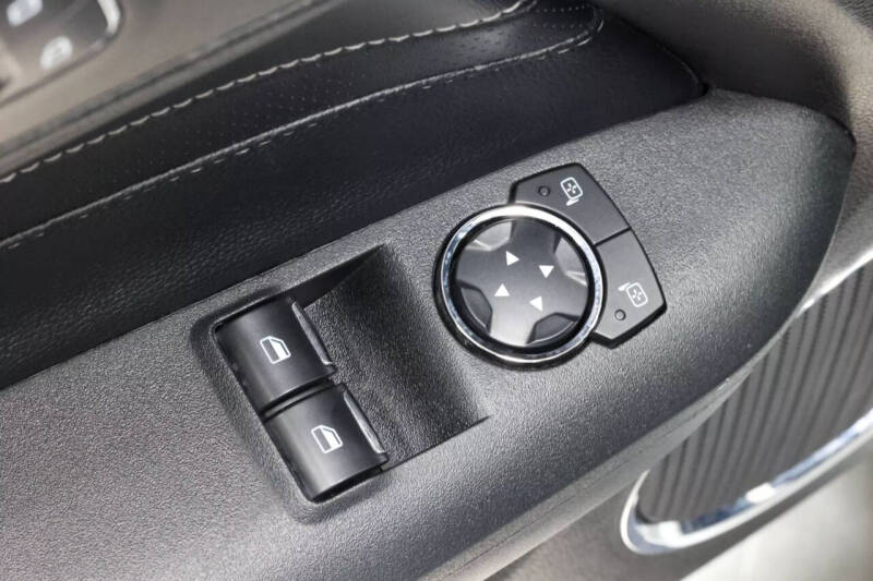 2022 Ford Mustang Mach 1