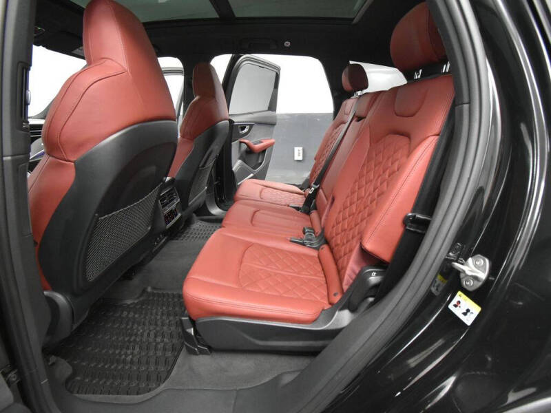 2024 Audi SQ7 4.0T quattro Premium Plus