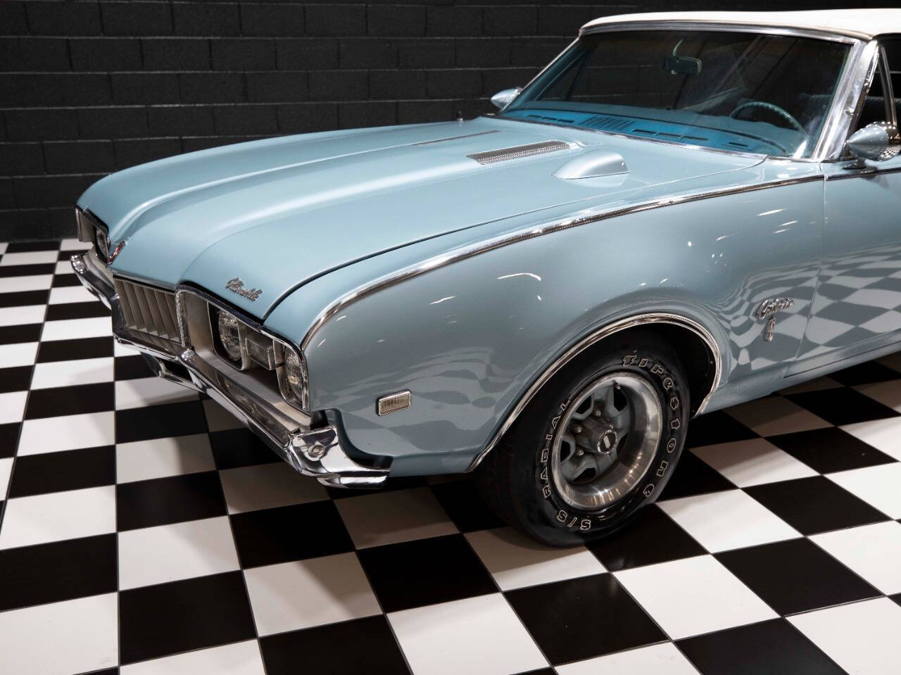 1968 Oldsmobile Cutlass 4