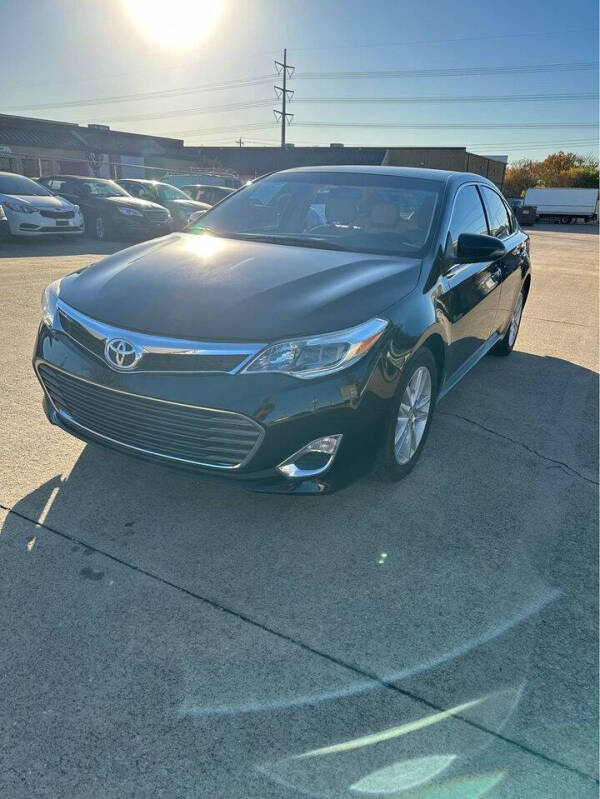 Toyota Avalon's photo