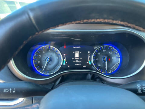 2017 Chrysler Pacifica Touring-L Plus