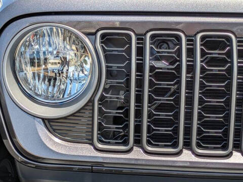 2025 Jeep Gladiator Sport S