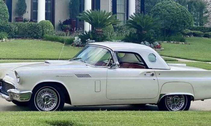 1957 Ford Thunderbird