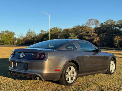 2014 Ford Mustang V6
