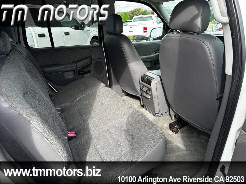 2004 Ford Explorer XLS