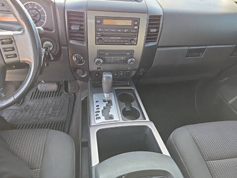 2011 Nissan Titan SV