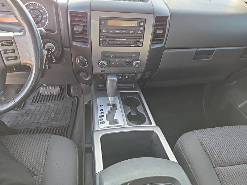 2011 Nissan Titan SV