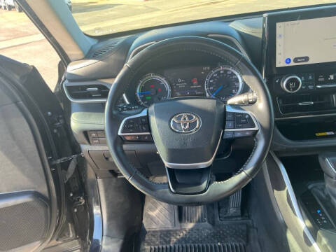 2023 Toyota Highlander Hybrid XLE