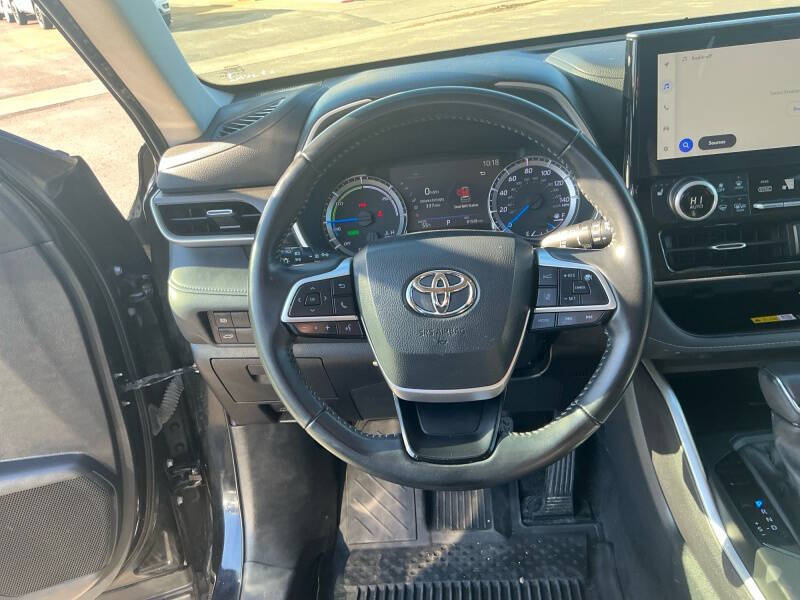 2023 Toyota Highlander Hybrid XLE
