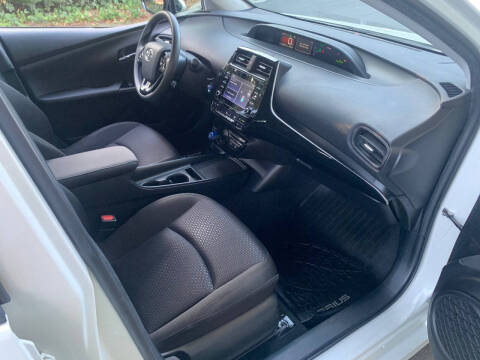 2020 Toyota Prius LE