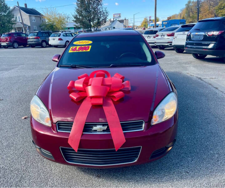 2010 Chevrolet Impala LT photo 2