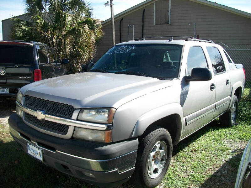 2005 Chevrolet Avalanche for sale at THOM'S MOTORS in Houston TX