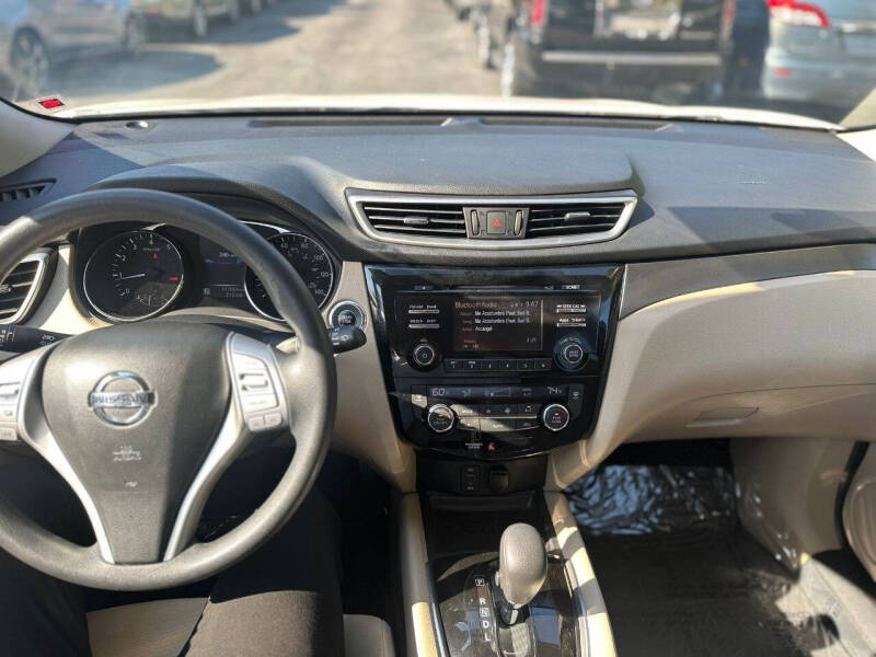 2016 Nissan Rogue SV