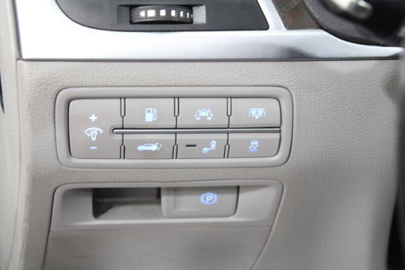 2015 Hyundai Genesis
