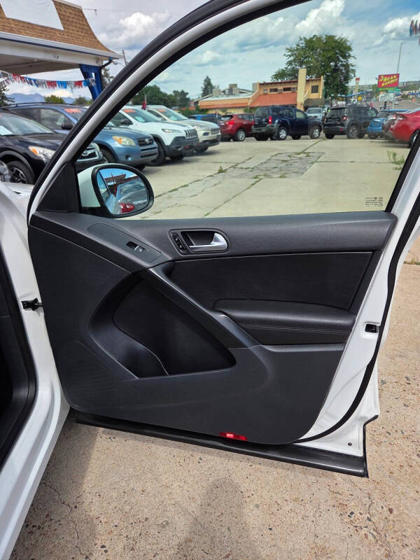 2011 Volkswagen Tiguan SEL 4Motion