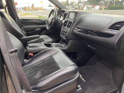 2016 Dodge Grand Caravan SXT Plus