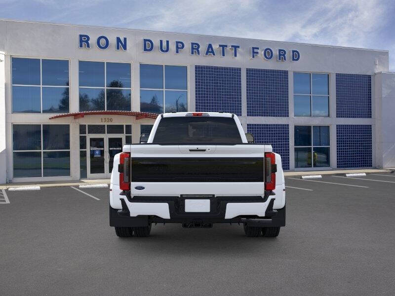 2026 Ford F-450 Super Duty Platinum