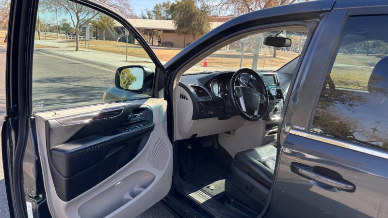2014 Chrysler Town and Country Touring