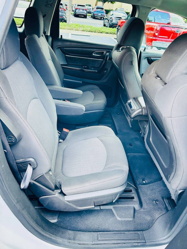 2017 Chevrolet Traverse LT