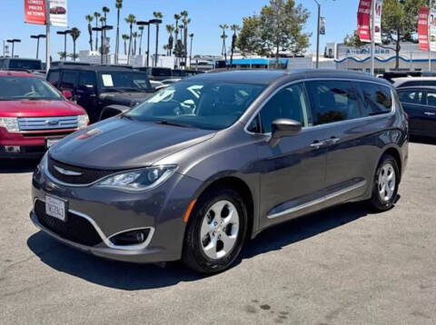 2017 Chrysler Pacifica Touring-L Plus