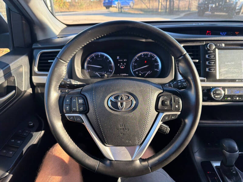 2019 Toyota Highlander SE
